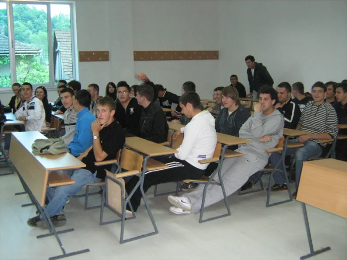 Posjeta učenika saobraćajne i elektrotehničke srednje škole, fotografija 4